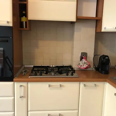 Bilocale Golf Con Terrazzino Διαμέρισμα